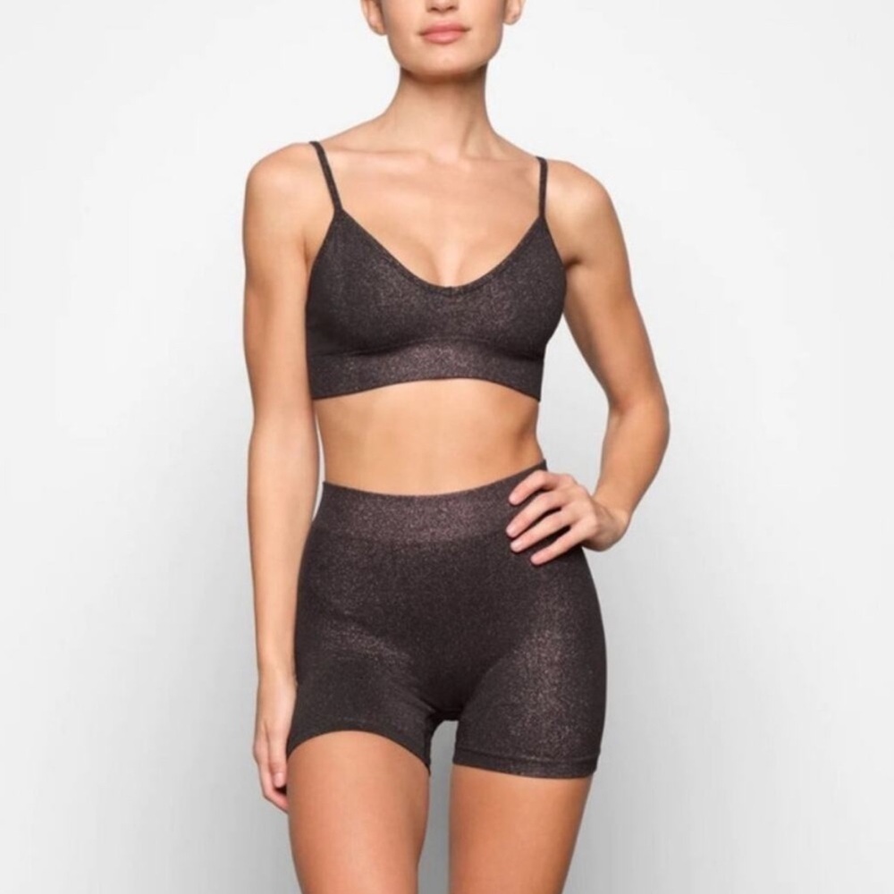 Skims Soft Smoothing Shine Shimmer Short Sparkle Size L Athletic Lounge Intimate